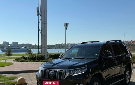 Toyota Land Cruiser Prado 150 рестайлинг 2, 2017 год, 5 200 000 рублей, 9 фотография