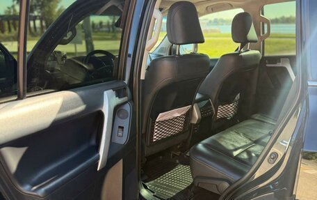 Toyota Land Cruiser Prado 150 рестайлинг 2, 2017 год, 5 200 000 рублей, 31 фотография