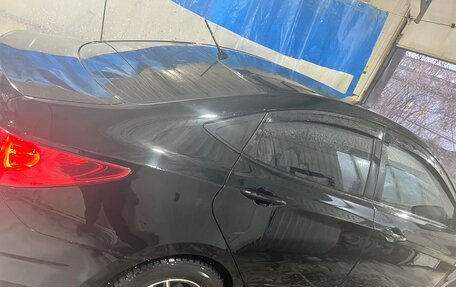 Hyundai Solaris II рестайлинг, 2013 год, 850 000 рублей, 4 фотография