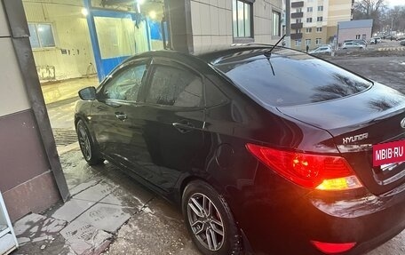 Hyundai Solaris II рестайлинг, 2013 год, 850 000 рублей, 2 фотография