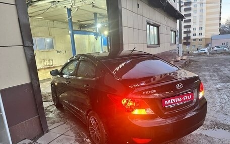 Hyundai Solaris II рестайлинг, 2013 год, 850 000 рублей, 5 фотография