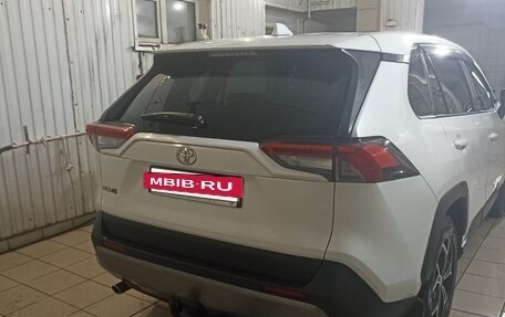 Toyota RAV4, 2021 год, 3 500 000 рублей, 2 фотография