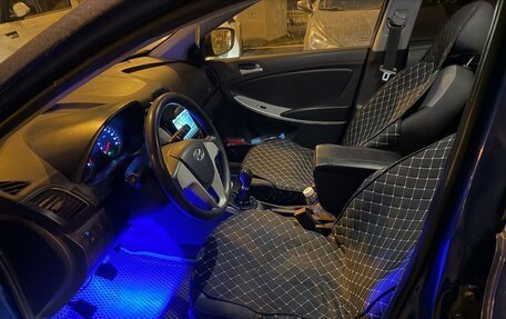 Hyundai Solaris II рестайлинг, 2012 год, 460 000 рублей, 5 фотография