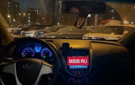 Hyundai Solaris II рестайлинг, 2012 год, 460 000 рублей, 8 фотография