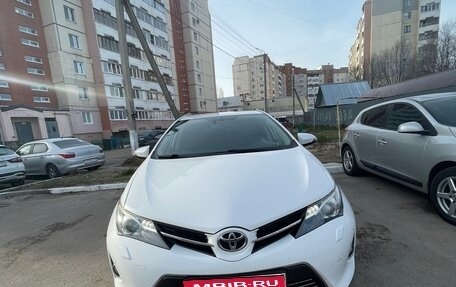 Toyota Auris II, 2013 год, 1 165 000 рублей, 1 фотография