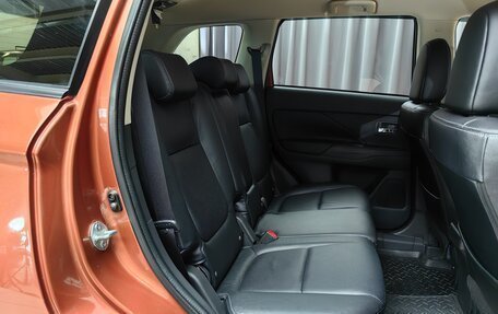 Mitsubishi Outlander III рестайлинг 3, 2012 год, 1 588 000 рублей, 8 фотография