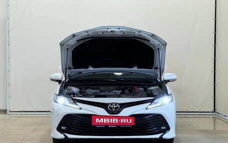 Toyota Camry, 2018 год, 2 567 000 рублей, 4 фотография