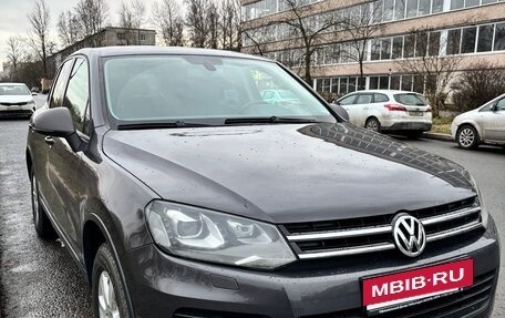 Volkswagen Touareg III, 2010 год, 1 570 000 рублей, 2 фотография