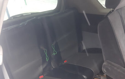 Toyota Ipsum II, 2002 год, 780 000 рублей, 1 фотография