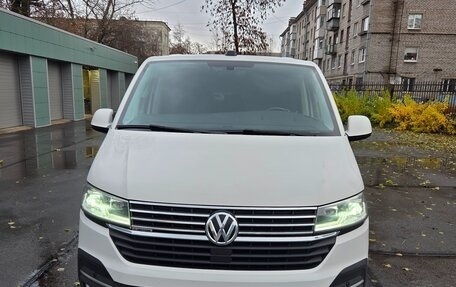 Volkswagen Multivan T6 рестайлинг, 2021 год, 6 500 000 рублей, 1 фотография