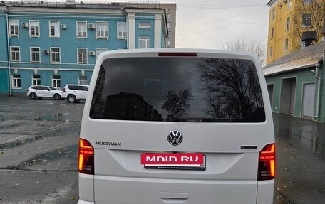 Volkswagen Multivan T6 рестайлинг, 2021 год, 6 500 000 рублей, 5 фотография