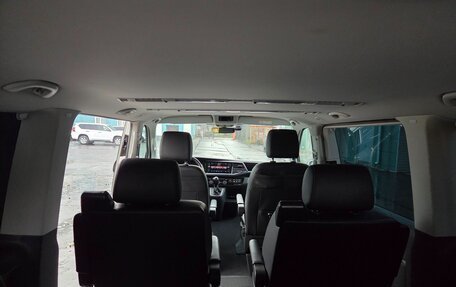 Volkswagen Multivan T6 рестайлинг, 2021 год, 6 500 000 рублей, 12 фотография