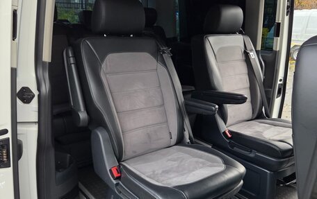 Volkswagen Multivan T6 рестайлинг, 2021 год, 6 500 000 рублей, 15 фотография