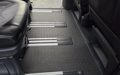 Volkswagen Multivan T6 рестайлинг, 2021 год, 6 500 000 рублей, 19 фотография