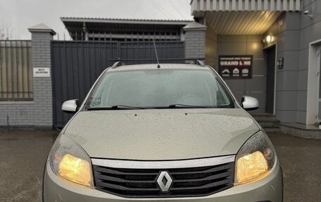 Renault Sandero I, 2013 год, 715 000 рублей, 2 фотография