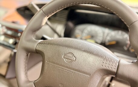 Nissan Elgrand I, 1997 год, 1 260 000 рублей, 17 фотография