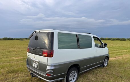 Nissan Elgrand I, 1997 год, 1 260 000 рублей, 37 фотография
