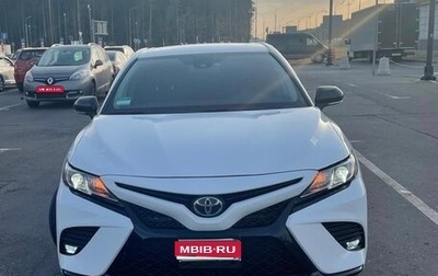 Toyota Camry, 2019 год, 2 350 000 рублей, 1 фотография