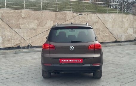 Volkswagen Tiguan I, 2015 год, 2 100 000 рублей, 5 фотография