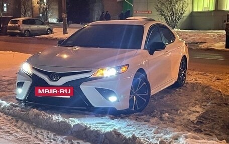 Toyota Camry, 2019 год, 2 350 000 рублей, 8 фотография