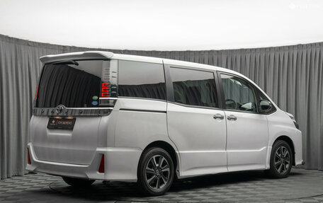 Toyota Voxy III, 2019 год, 2 395 000 рублей, 5 фотография