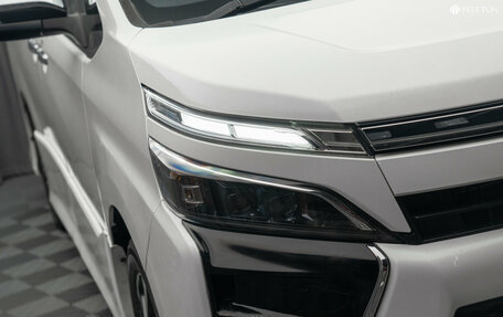 Toyota Voxy III, 2019 год, 2 395 000 рублей, 28 фотография