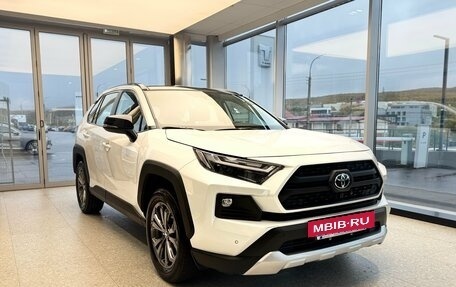 Toyota RAV4, 2025 год, 4 499 000 рублей, 2 фотография