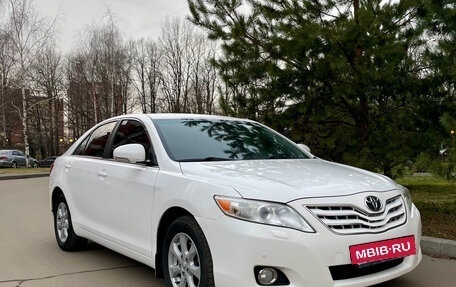 Toyota Camry, 2010 год, 1 740 000 рублей, 2 фотография