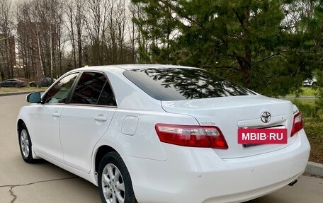 Toyota Camry, 2010 год, 1 740 000 рублей, 5 фотография