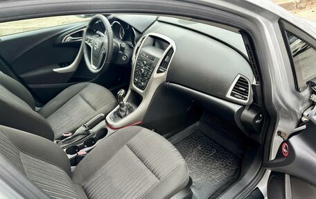 Opel Astra J, 2010 год, 670 000 рублей, 7 фотография