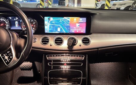 Mercedes-Benz E-Класс, 2018 год, 3 050 000 рублей, 5 фотография