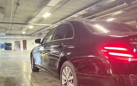 Mercedes-Benz E-Класс, 2018 год, 3 050 000 рублей, 4 фотография