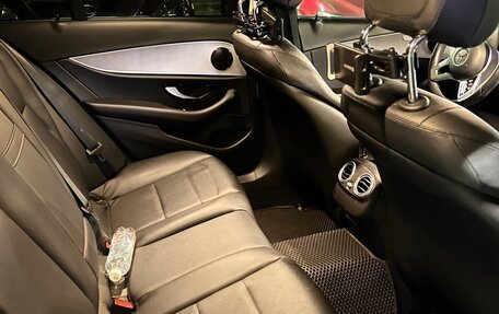 Mercedes-Benz E-Класс, 2018 год, 3 050 000 рублей, 8 фотография