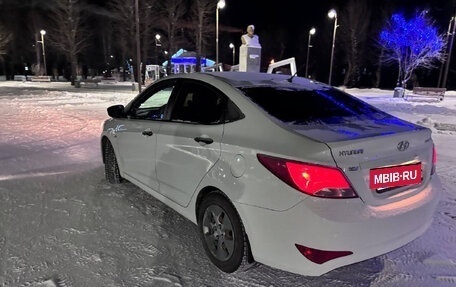 Hyundai Solaris II рестайлинг, 2014 год, 950 000 рублей, 5 фотография