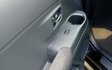 Toyota bB II рестайлинг, 2015 год, 1 000 000 рублей, 16 фотография