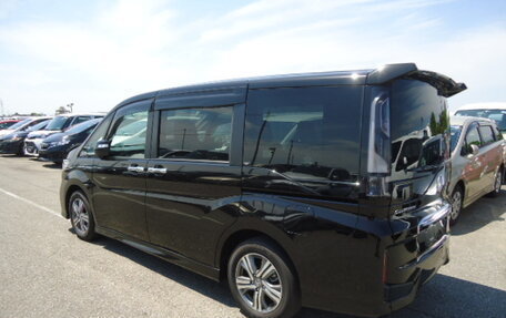 Honda Stepwgn IV, 2019 год, 3 000 000 рублей, 12 фотография