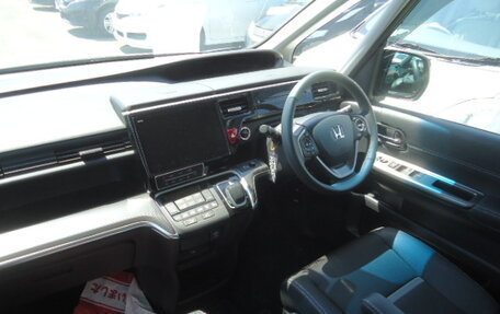 Honda Stepwgn IV, 2019 год, 3 000 000 рублей, 11 фотография