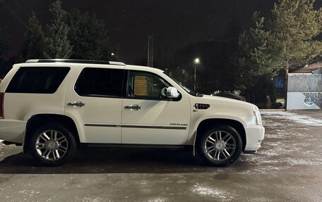 Cadillac Escalade III, 2013 год, 2 200 000 рублей, 6 фотография