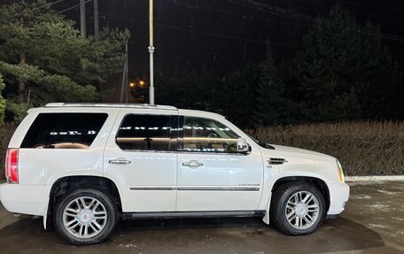 Cadillac Escalade III, 2013 год, 2 200 000 рублей, 4 фотография