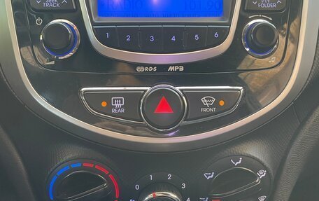 Hyundai Solaris II рестайлинг, 2011 год, 630 000 рублей, 10 фотография