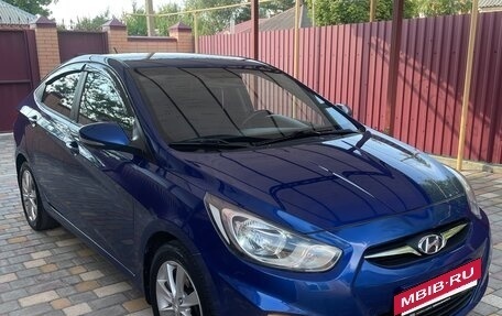 Hyundai Solaris II рестайлинг, 2011 год, 630 000 рублей, 2 фотография