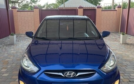 Hyundai Solaris II рестайлинг, 2011 год, 630 000 рублей, 1 фотография