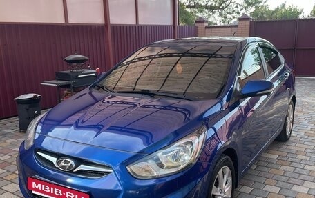 Hyundai Solaris II рестайлинг, 2011 год, 630 000 рублей, 8 фотография