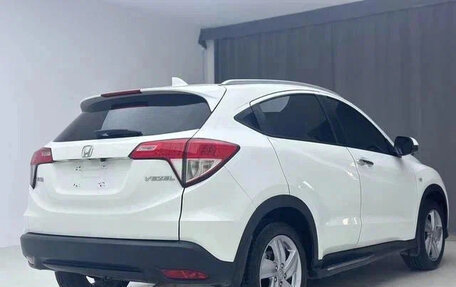 Honda Vezel, 2022 год, 1 490 000 рублей, 4 фотография
