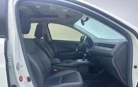 Honda Vezel, 2022 год, 1 490 000 рублей, 6 фотография