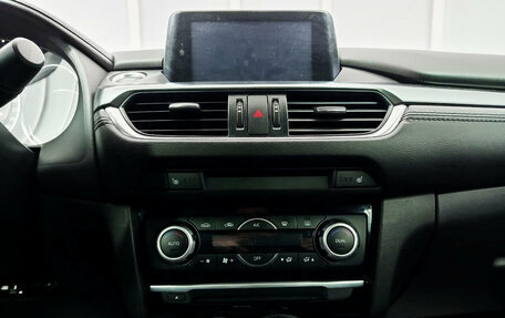 Mazda 6, 2018 год, 1 980 000 рублей, 15 фотография