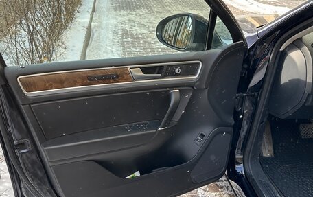 Volkswagen Touareg III, 2016 год, 3 500 000 рублей, 2 фотография