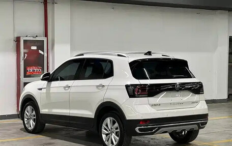 Volkswagen T-Cross I, 2022 год, 1 749 000 рублей, 6 фотография