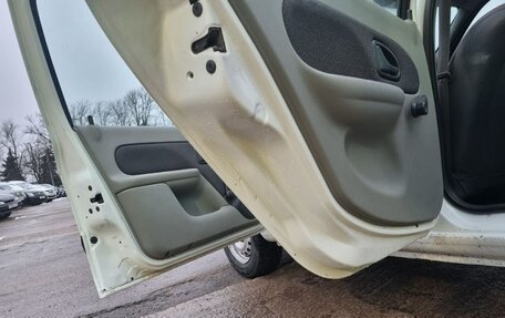 Renault Symbol I, 2006 год, 320 000 рублей, 32 фотография