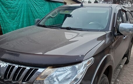 Mitsubishi L200 IV рестайлинг, 2015 год, 1 400 000 рублей, 6 фотография